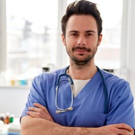 Médico - Revit Imunocentro - Imunocentro Curitiba - Infusão de ferro - Imunobiológicos - Teste TPO - Injetáveis