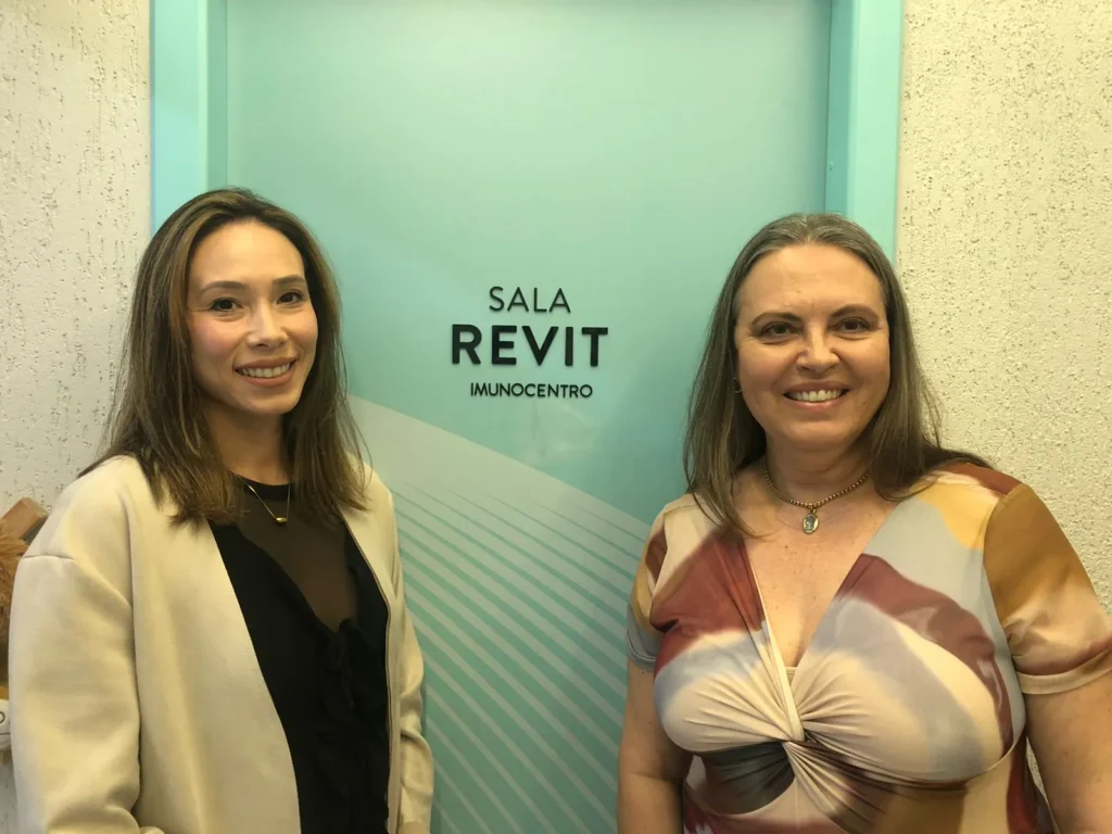 Dra. Lorena Asami Marochi e Dra. Gisele Kuntze Revit Imunocentro 2
